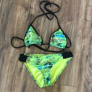 Hurley green triangle bikini small